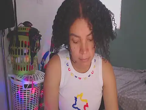 shayna cute online show from July 3, 10:27 pm