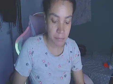 shayna cute online show from August 5, 12:02 am