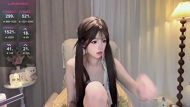 Snapshot of Yaiyigirl chatting on July 27, 4:36 pm Yaiyigirl online show from July 27, 4:36 pm