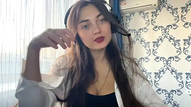 TwotyBright online show from November 8, 8:03 am