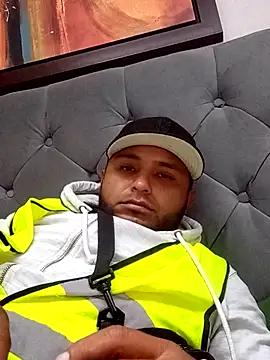 Snapshot of KARNEs24666 chatting on February 17, 5:52 pm KARNEs24666 online show from February 17, 5:52 pm