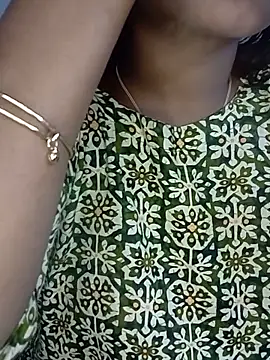 Snapshot of Neha533 chatting on June 21, 6:43 pm Neha533 online show from June 21, 6:43 pm
