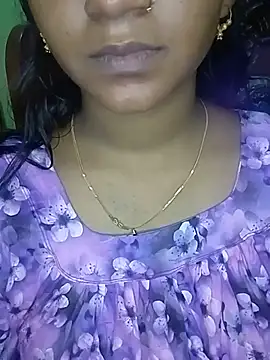 Snapshot of Neha533 chatting on July 11, 7:49 pm Neha533 online show from July 11, 7:49 pm