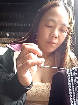 Snapshot of Sara_pusyy chatting on March 18, 6:05 am Sara pusyy online show from March 18, 6:05 am