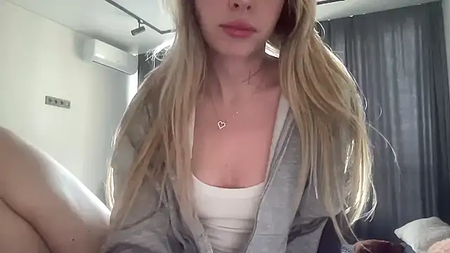 Snapshot of Angels__Share chatting on May 4, 4:03 pm Angels Share online show from May 4, 4:03 pm