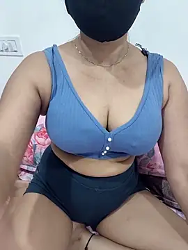 Snapshot of Aarti909090 chatting on May 15, 5:31 pm Aarti909090 online show from May 15, 5:31 pm