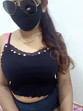 Aarti909090 online show from July 5, 5:09 pm