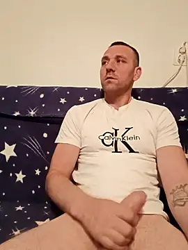 Snapshot of Baiat_Finut1 chatting on November 7, 1:49 am Baiat Finut1 online show from November 7, 1:49 am