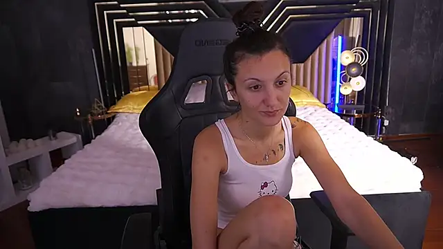 ZafiraMoonn online show from November 6, 7:31 am