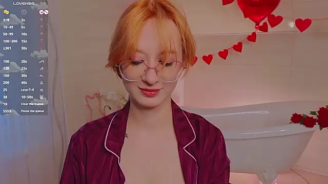 WICKEDEMBER online show from February 19, 1:45 am