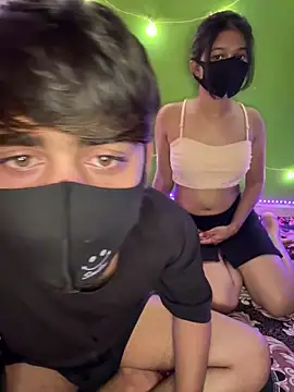 Snapshot of horny_couple_99 chatting on June 3, 8:03 pm horny couple 99 online show from June 3, 8:03 pm