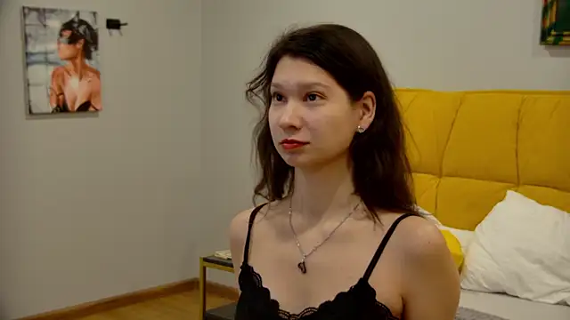 SaraDenars online show from December 4, 5:39 am