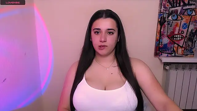 Snapshot of AlinaDoll_ chatting on May 4, 7:15 am AlinaDoll online show from May 4, 7:15 am