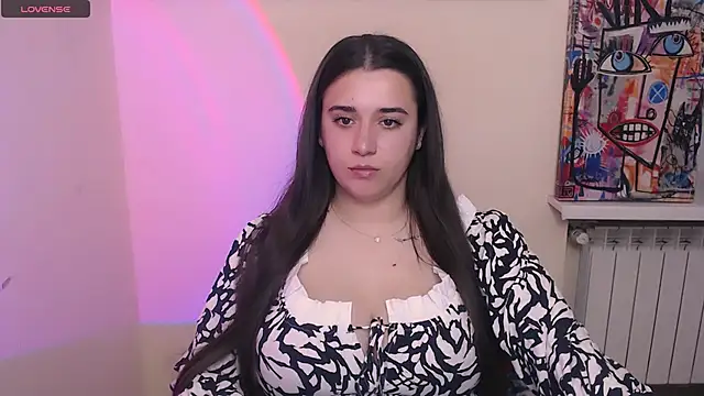 Snapshot of AlinaDoll_ chatting on May 8, 7:46 am AlinaDoll online show from May 8, 7:46 am