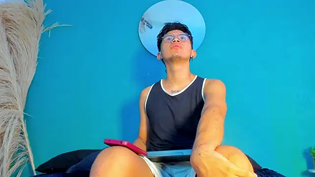 Snapshot of david_valiz chatting on November 8, 12:38 pm david valiz online show from November 8, 12:38 pm