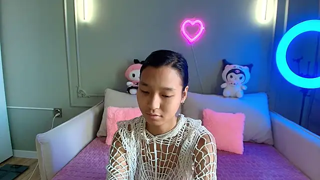 lihnpham online show from November 30, 3:32 am