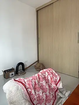 Snapshot of Emily_6783 chatting on November 7, 4:07 pm Emily 6783 online show from November 7, 4:07 pm