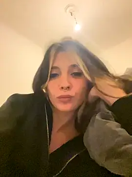 Gatitasalvaje123 online show from November 14, 9:13 pm