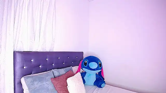 BryanaSmiths online show from November 17, 9:53 pm