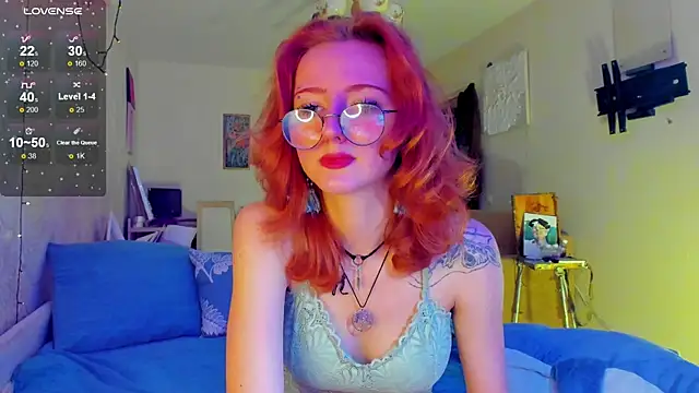 Snapshot of DragonflyLiza chatting on November 16, 8:31 am DragonflyLiza online show from November 16, 8:31 am