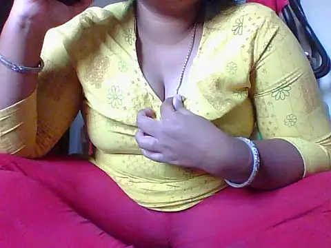 Snapshot of Mathi_cam chatting on December 5, 7:17 am Mathi cam online show from December 5, 7:17 am