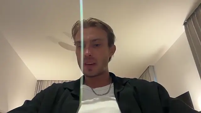 Snapshot of DanteRay chatting on June 6, 4:50 am DanteRay online show from June 6, 4:50 am