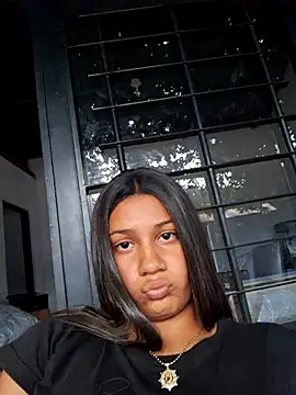 lapicarona18 online show from December 2, 9:21 pm