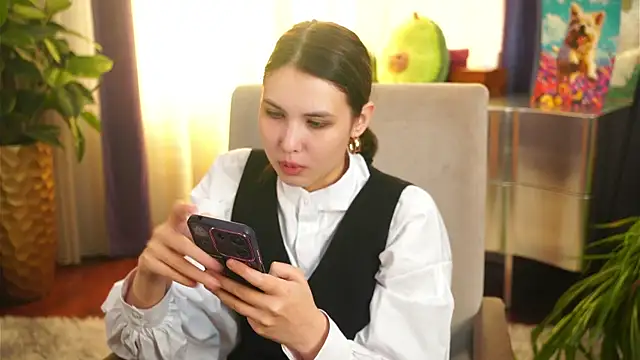 Snapshot of JanyceGrzyb chatting on November 4, 4:00 am JanyceGrzyb online show from November 4, 4:00 am