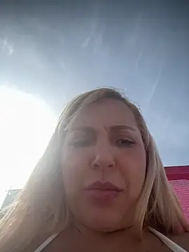melisboa online show from May 17, 5:09 pm