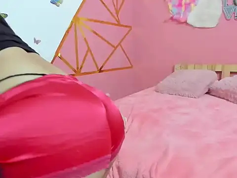 Snapshot of Scarlet_27 chatting on November 17, 8:25 pm Scarlet 27 online show from November 17, 8:25 pm