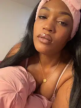 Snapshot of PrincessDreamm chatting on November 6, 12:55 am PrincessDreamm online show from November 6, 12:55 am