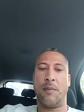 Snapshot of Arrombador20 chatting on April 15, 7:58 pm Arrombador20 online show from April 15, 7:58 pm