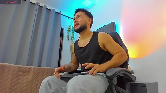 noah corvelle online show from February 6, 4:17 am