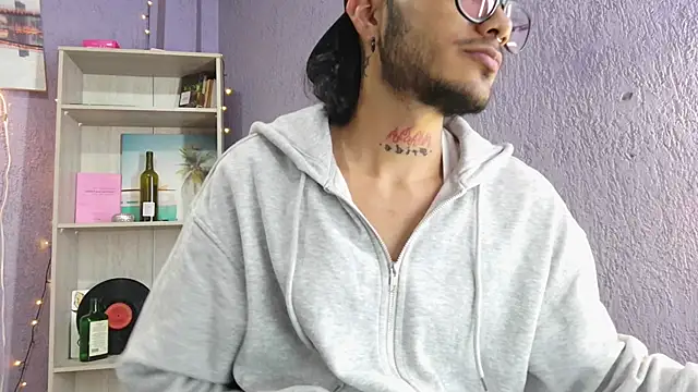 Snapshot of D4ni_king chatting on November 4, 2:43 am D4ni king online show from November 4, 2:43 am