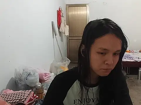 Snapshot of RebelAura chatting on June 7, 4:11 pm RebelAura online show from June 7, 4:11 pm