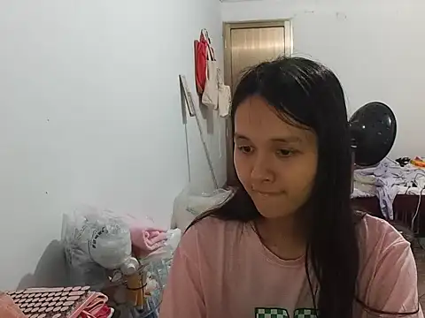 Snapshot of RebelAura chatting on June 10, 6:07 pm RebelAura online show from June 10, 6:07 pm