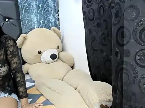 Snapshot of catalinax18 chatting on November 8, 3:50 am catalinax18 online show from November 8, 3:50 am