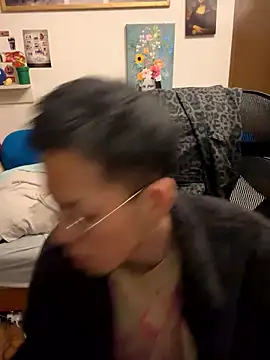 Snapshot of ippei0001 chatting on November 5, 4:29 pm ippei0001 online show from November 5, 4:29 pm