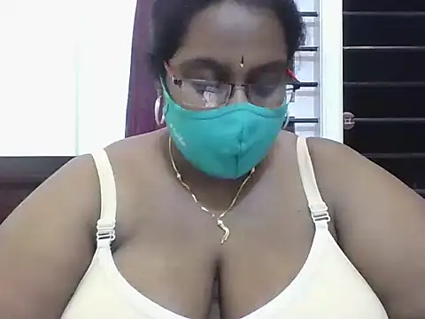 hootypriya online show from December 3, 7:12 pm