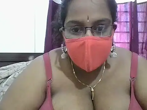 hootypriya online show from February 18, 5:25 am