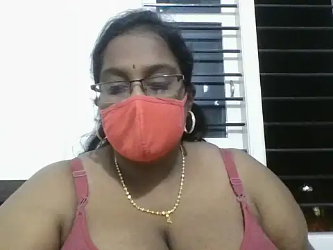 hootypriya online show from April 7, 6:30 pm