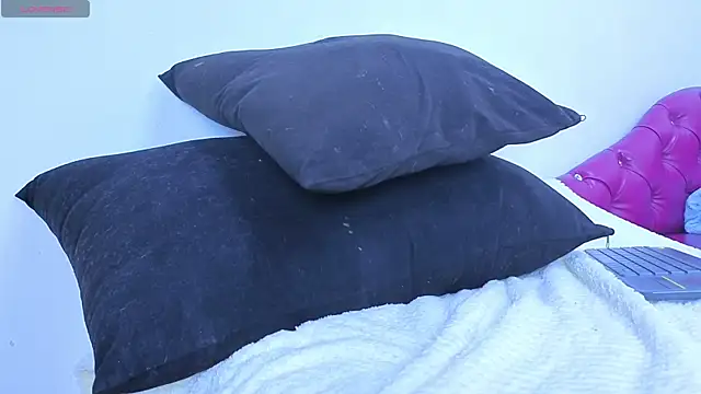 Julieta horney online show from November 6, 3:02 pm