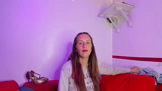 mia luna ed online show from November 14, 4:06 pm