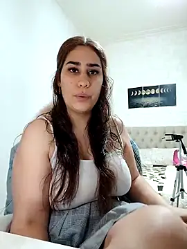 nahiarabiel33 online show from November 14, 6:28 pm