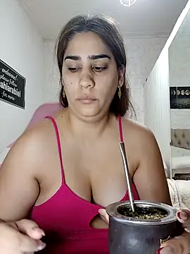 nahiarabiel33 online show from February 11, 2:22 pm