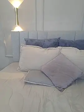 annie  20 online show from December 4, 12:14 pm