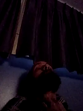 Snapshot of D0ntM1ndM3 chatting on December 17, 3:51 pm D0ntM1ndM3 online show from December 17, 3:51 pm