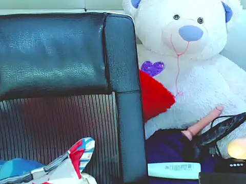 NharaBigCock online show from December 2, 3:51 pm