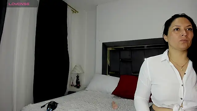 CatleyaSmith online show from January 16, 12:09 pm