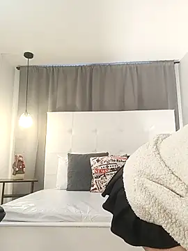 Emi Rosee online show from December 19, 12:12 pm